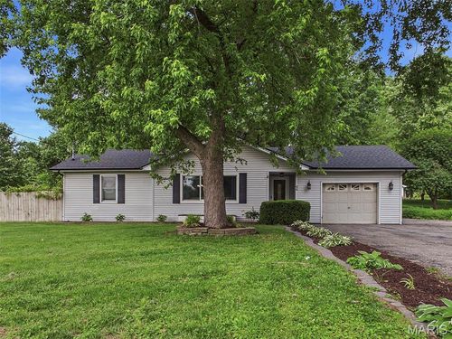 44 Grainey Dr, Glen Carbon, IL, 62034-3217 | Card Image