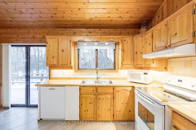 8 Celestine Crt, House other with 5 bedrooms, 2 bathrooms and 9 parking in Tiny ON | Image 13