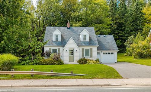 46 Sydenham St, Flesherton, ON, N0C1E0 | Card Image