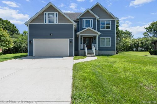 29597 Edgehill Ave, Farmington Hills, MI, 48336-1333 | Card Image