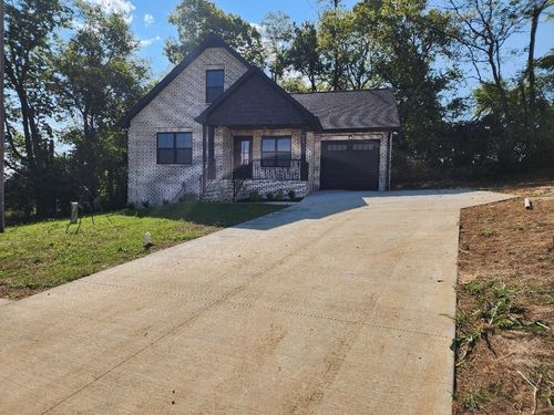 215 Scenic Ln, Hartsville, TN, 37074-3082 | Card Image