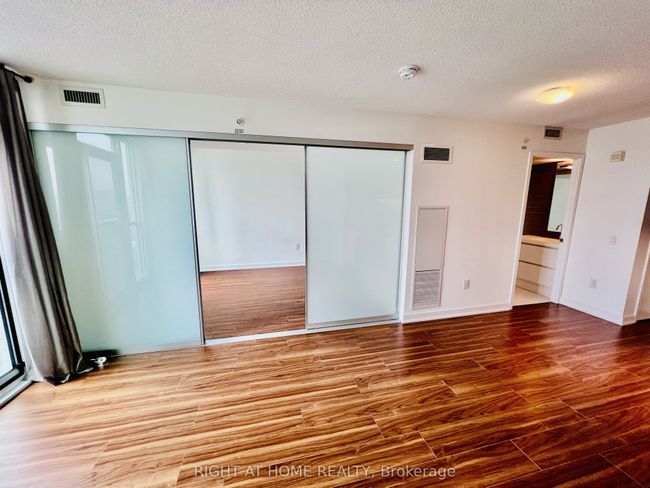1109 - 85 Queens Wharf Rd, Condo with 1 bedrooms, 1 bathrooms and null parking in Toronto ON | Image 14