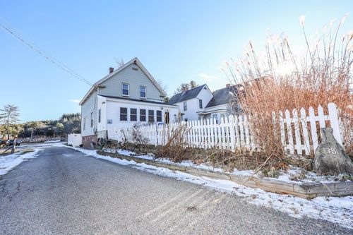 38 Island Street, Wilton, NH, 03086 | Card Image