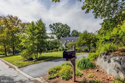 65 Roberts Rd, NEWTOWN SQUARE, PA, 19073-2011 | Card Image