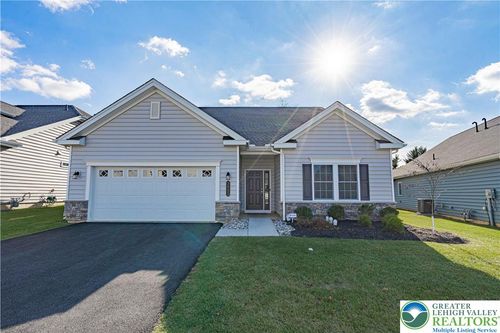 3855 Victors Way, EASTON, PA, 18045-9709 | Card Image