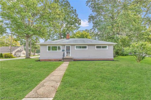 171 Lakewood Dr, Avon Lake, OH, 44012-1914 | Card Image