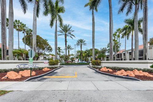 apt-e203-7925 Sw 104th St, Miami, FL, 33156-3678 | Card Image