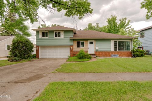 1115 Washington Street N, Bismarck, ND, 58501 | Card Image