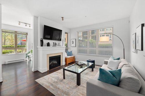 110-2601 Whiteley Crt, North Vancouver, BC, V7J2R7 | Card Image