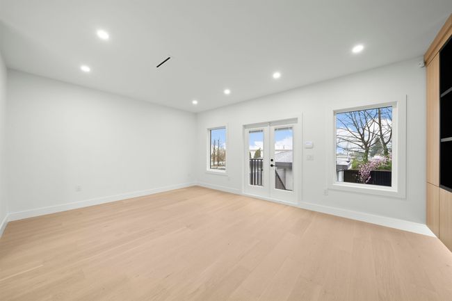 5628 Chaffey Ave, Home with 6 bedrooms, 5 bathrooms and 2 parking in Burnaby BC | Image 18