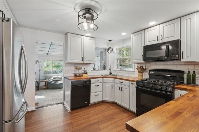1102 Dagmar Ave, House other with 3 bedrooms, 2 bathrooms and 4 parking in Pittsburgh PA | Image 12