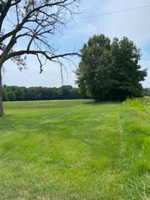 1686 E 700 North Rd, Lakewood, IL, 62438-4012 | Card Image