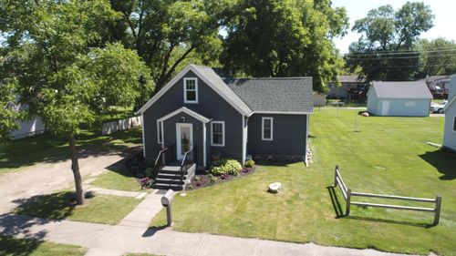 315 4th Ave Se, Milaca, MN, 56353-1240 | Card Image