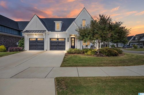 8020 Annika Dr, HOOVER, AL, 35244-4900 | Card Image