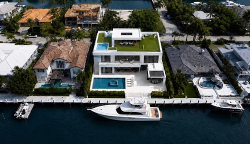 2542 Lucille Dr, Fort Lauderdale, FL, 33316-2324 | Card Image