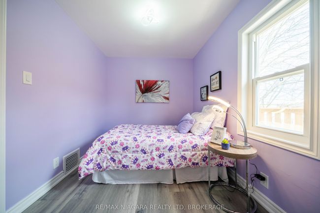 4749 Epworth Cir, House other with 4 bedrooms, 3 bathrooms and 4 parking in Niagara Falls ON | Image 23