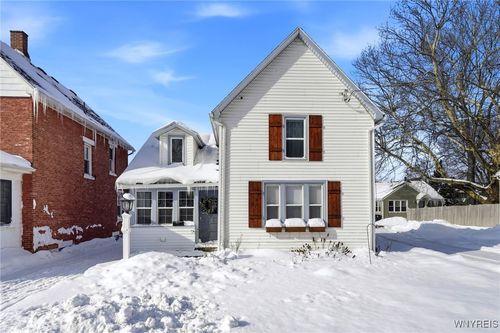 12 Livingston St, Lancaster, NY, 14086-1916 | Card Image