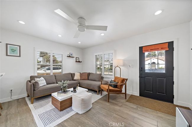 4218 E 3 Rd St, House other with 2 bedrooms, 1 bathrooms and 1 parking in Long Beach CA | Image 5