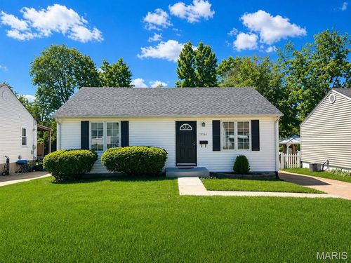 9546 Theodosia Ave, Saint Louis, MO, 63114-3718 | Card Image