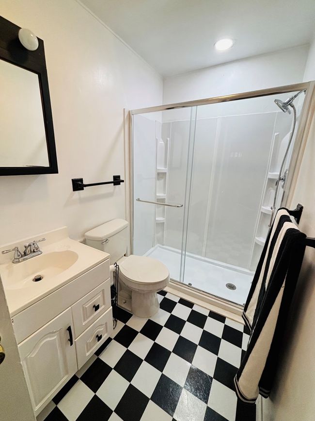 333 Circle Dr, Home with 3 bedrooms, 2 bathrooms and null parking in Bluefield VA | Image 17