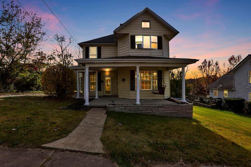 315 W Brown St, New Lexington, OH, 43764-1102 | Card Image