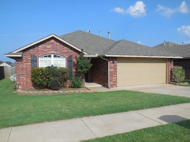 Applegate Dr, Moore, OK 73160