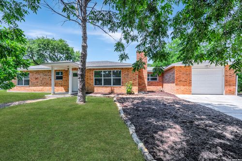 1090 Hollyhock, New Braunfels, TX, 78130 | Card Image