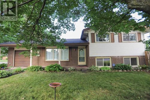 74 Grandriver Cres, Sault Ste. Marie, ON, P6B3S1 | Card Image