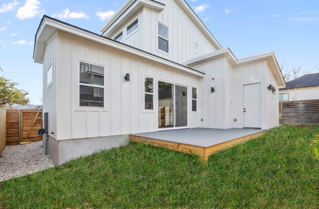 2 - 2207 E 13 Th St, House other with 3 bedrooms, 3 bathrooms and 3 parking in Austin TX | Image 19
