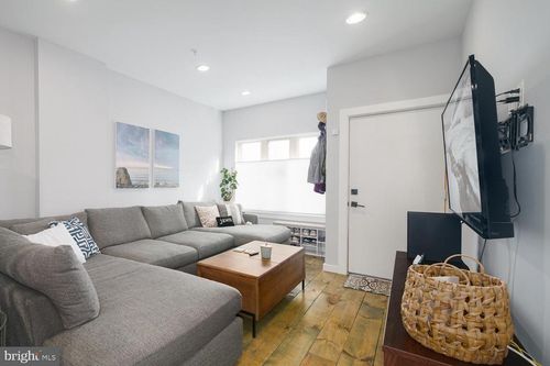 1940 N Orianna St, PHILADELPHIA, PA, 19122-2209 | Card Image