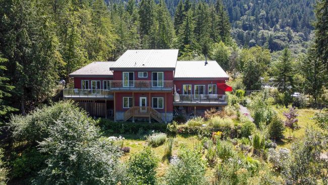 12899 Sunshine Coast Highway, House other with 3 bedrooms, 2 bathrooms and null parking in Madeira Park BC | Image 5