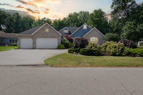 24029 S Shore Dr, Edwardsburg, MI, 49112-9565 | Card Image