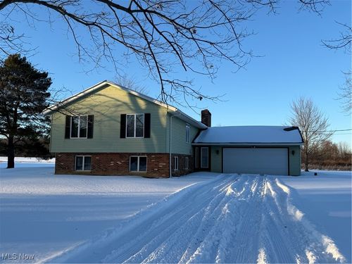 6747 Giddings Rd, Rootstown, OH, 44272-9767 | Card Image