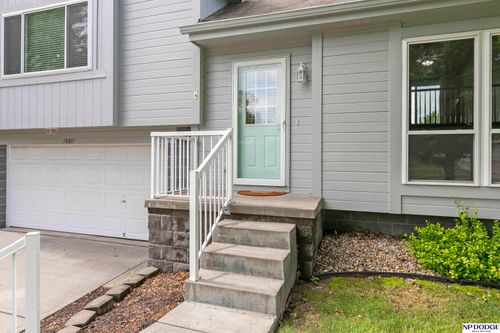 18011 Edna St, Omaha, NE, 68136-1266 | Card Image
