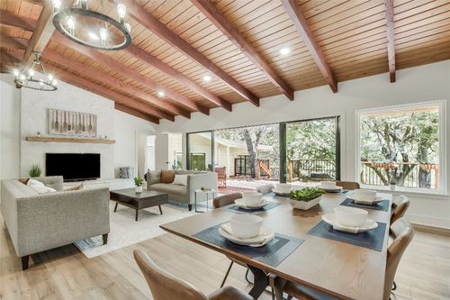 6201 Valleyview St, Lago Vista, TX, 78645-5210 | Card Image