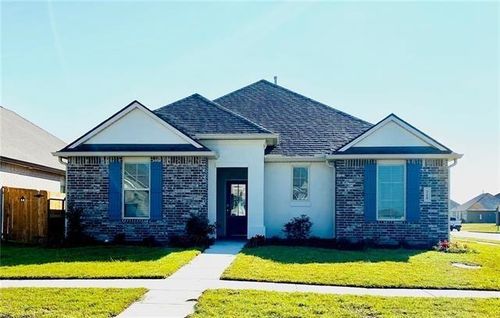 712 Lakeshore Village Dr, Slidell, LA, 70461-6600 | Card Image