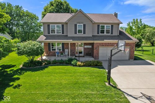 458 Gainesway Dr N, Greenwood, IN, 46142-9091 | Card Image