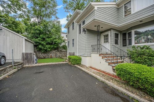 12 Congress St, New Rochelle, NY, 10801-1902 | Card Image
