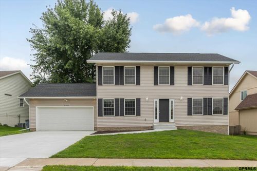 21111 Schofield Dr, Gretna, NE, 68028-3968 | Card Image