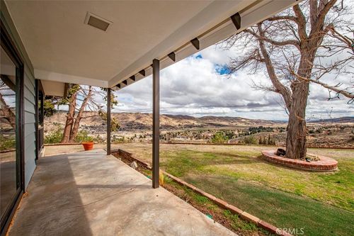 40005 92nd St W, Leona Valley, CA, 93551-7342 | Card Image