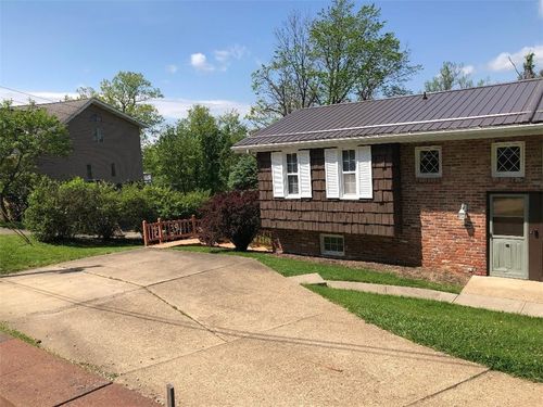 37 Webb Dr, Washington, PA, 15301-6411 | Card Image