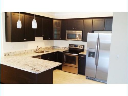 6-2 Silver St, Dover, NH, 03820-4092 | Card Image