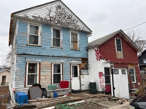 16 Elm Street, Hudson, NY, 12534 | Card Image