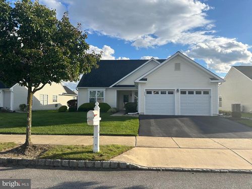 574 Whispering Trl, MIDDLETOWN, DE, 19709-5801 | Card Image