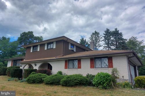 211 Reedsville Rd, SCHUYLKILL HAVEN, PA, 17972-8976 | Card Image