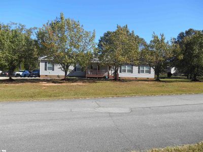 83 Brookwood Circle, Home with 4 bedrooms, 3 bathrooms and null parking in Laurens SC | Image 1