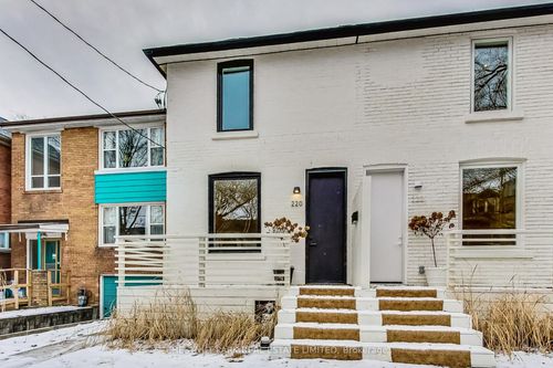 220 Albany Ave, Toronto, ON, M5R3C6 | Card Image