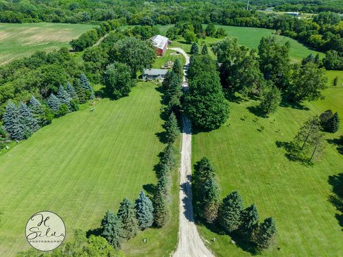 18918 Bunker Hill Rd, Woodstock, IL, 60098-9202 | Card Image