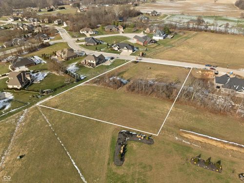 2011 Knightsbridge Rd, Danville, IN, 46122-7822 | Card Image