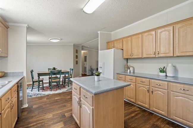 Another view of the kitchen | Image 23